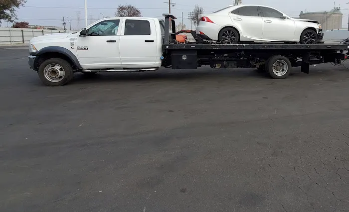 De Leon Auto Group Towing 5