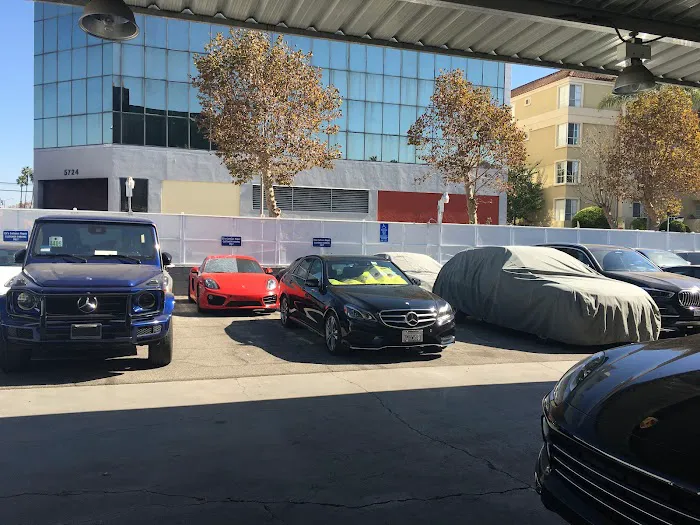 Eli's Collision Repair at Mid-Wilshire 1