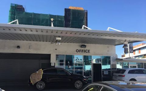 Eli's Collision Repair at Mid-Wilshire