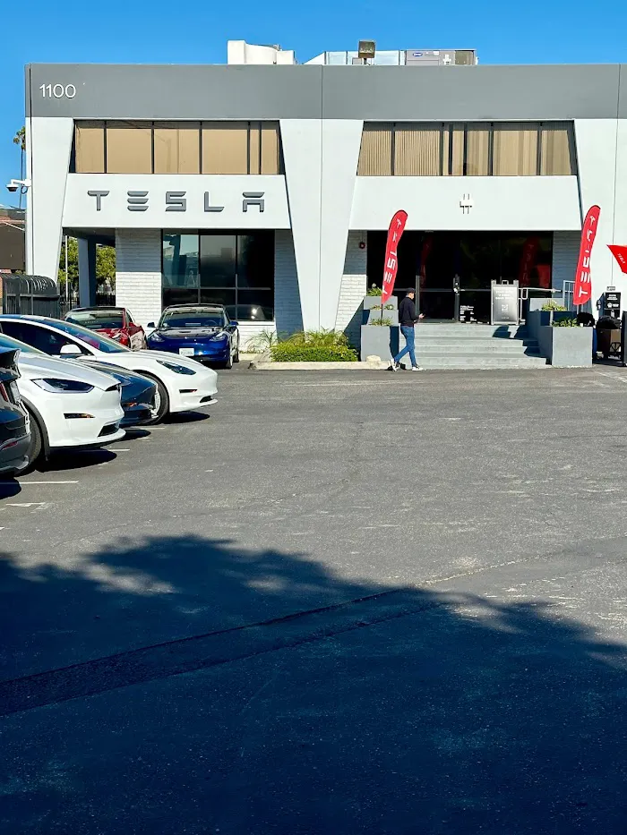 Tesla Service Center Santa Monica 0