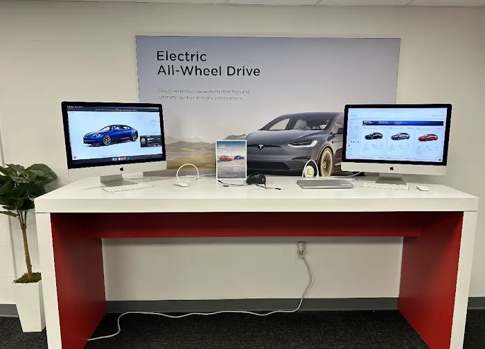 Tesla Service Center Santa Monica 4