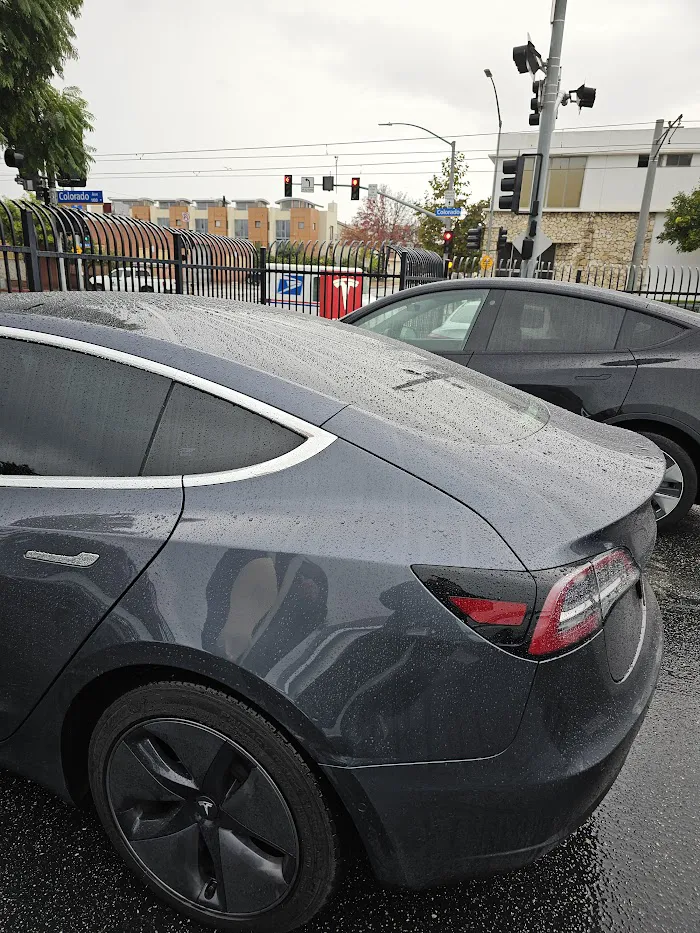 Tesla Service Center Santa Monica 9