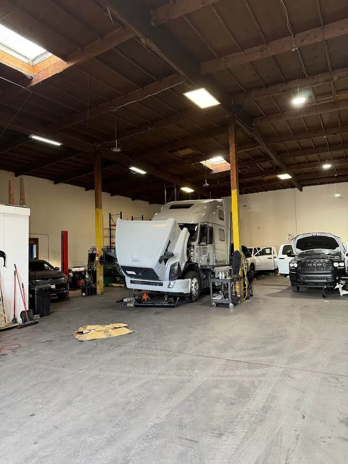 Big Boys Bodyshop - Truck Repair and Trailer Repair - BBB Los Angeles 1