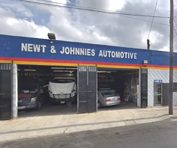 Newt & Johnnie's Auto and Truck 0