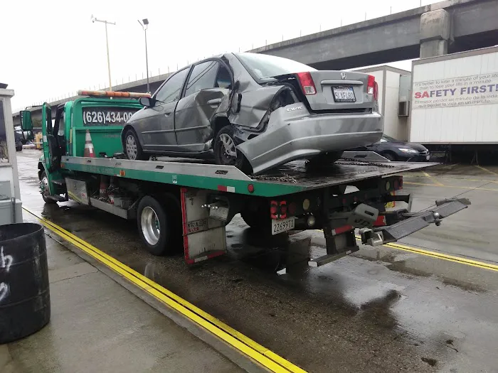 Cruz Towing Service - Tow Truck Service & Auto Towing Company La Puente CA 1