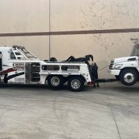 Charlie's 24hr Towing & Heavy Duty