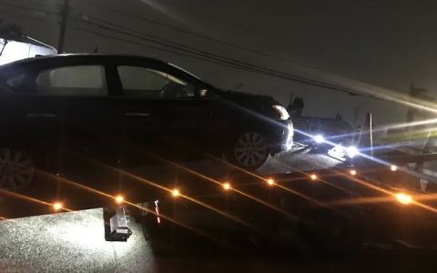 red's towing company