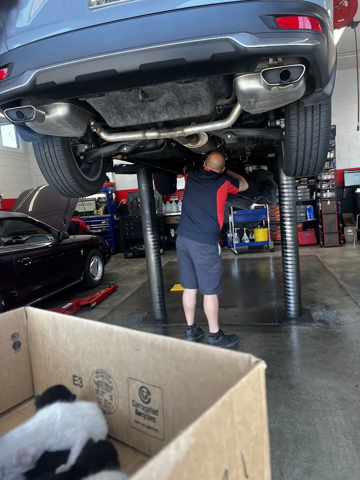 Glenn's Auto Service - Best Auto Repair Shop in Downey Ca including Lexus, Acura, Kia and Subaru Vehicles 3