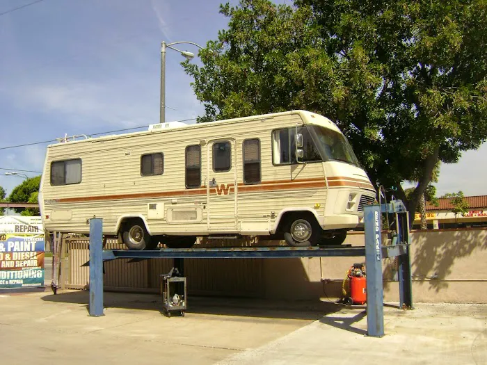 Heralds Garage Brake and lamp & smog check station 4