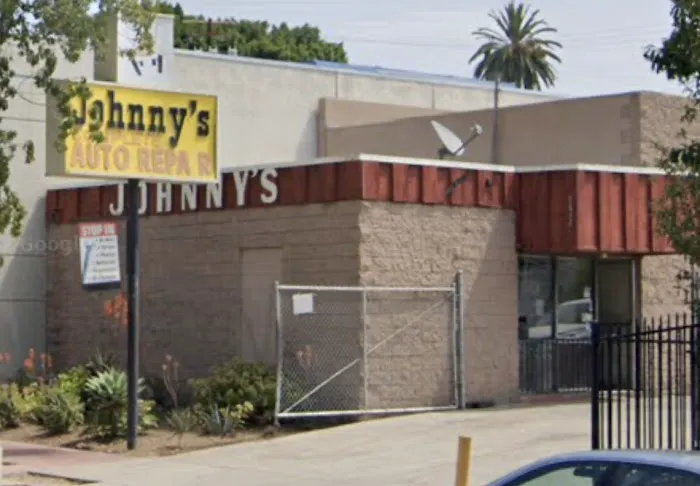 Johnny's Auto Repair 4