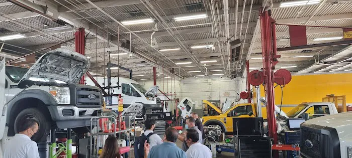 Tom's Truck Center Service 3