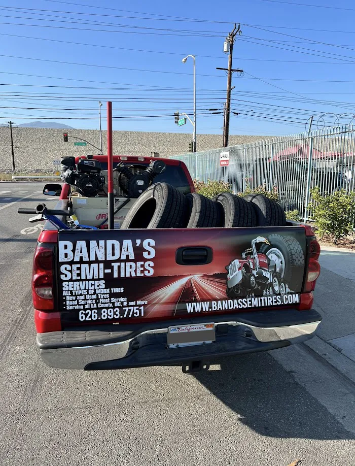 Banda’s Semi-Tires Road Service 3