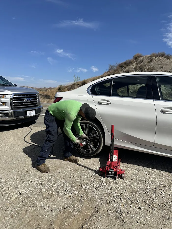 Carl’s Tire Road Service 7