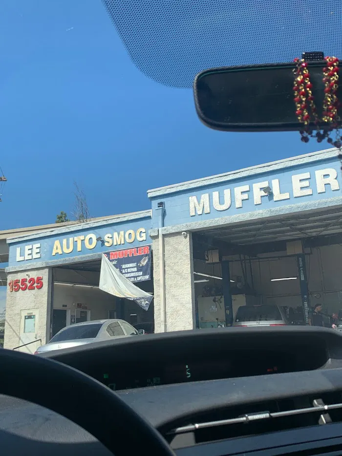 Lee's Auto & Muffler Smog Star Station 6