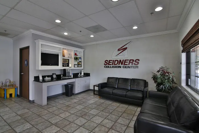 Seidners Collision Centers - Duarte 7