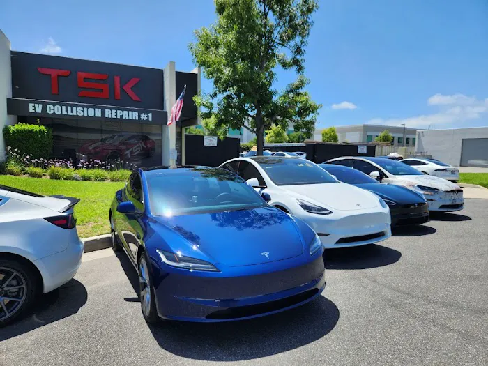 Tesla Collision Center | TSK | TeslaService.LA 3