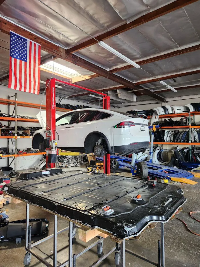 Tesla Collision Center | TSK | TeslaService.LA 8