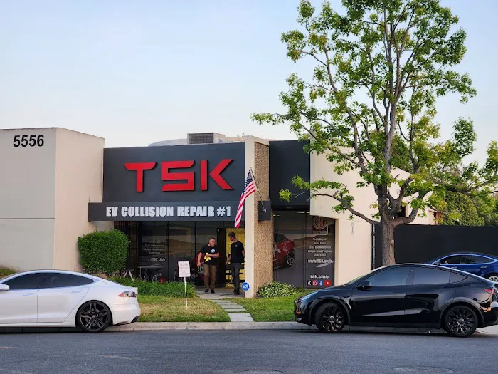 Tesla Collision Center | TSK | TeslaService.LA 7