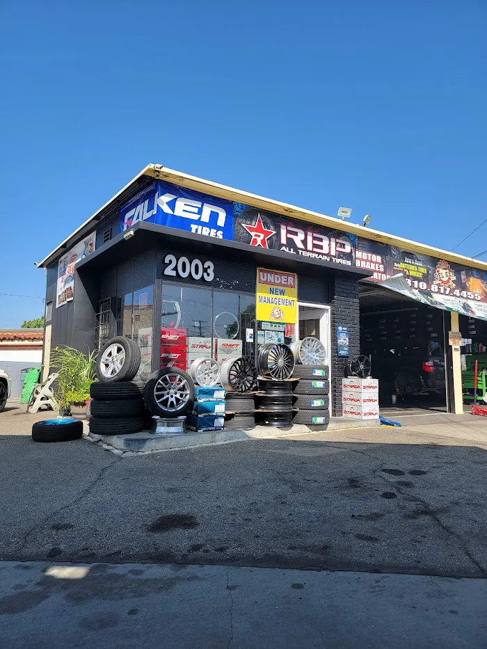 Del Rey Auto Service and Tires 7