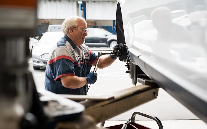 Tuttle-Click Ford Lincoln Service & Parts Department 3