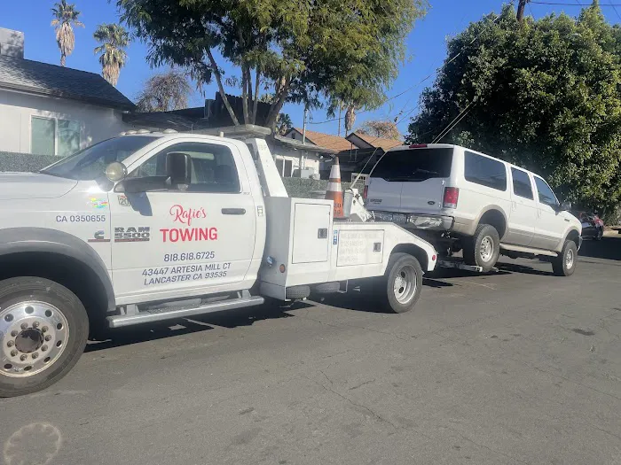 Rafie's Towing 0