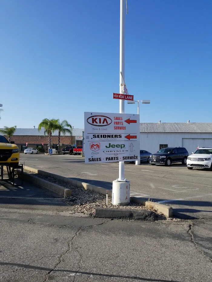 Seidner's Collision Centers - Perris 8