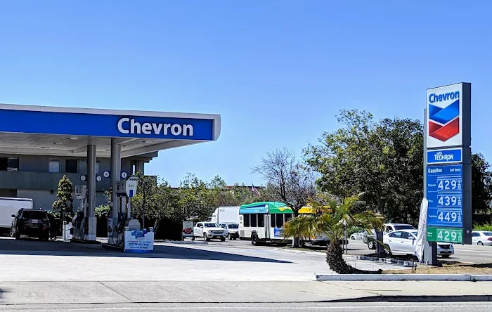 Chevron 0