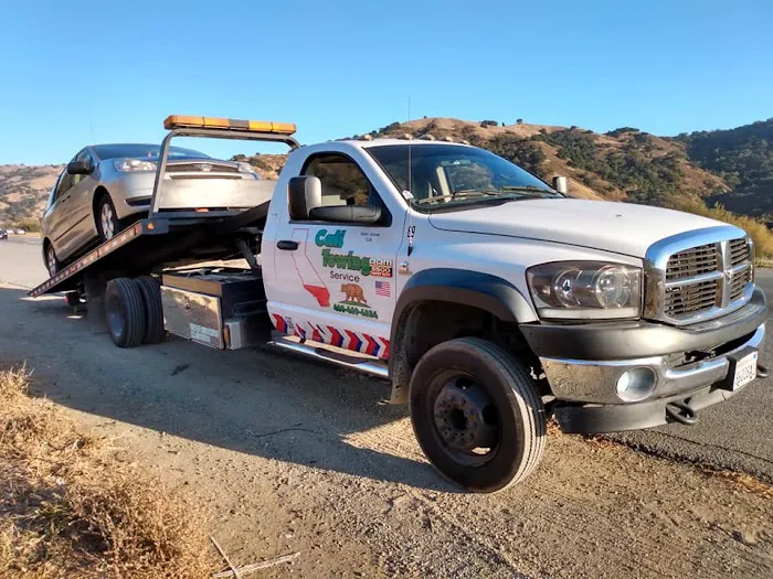 Cali Towing Service 0