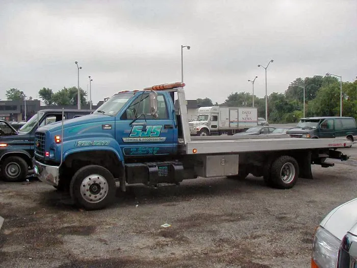 SJS Towing & Recovery 0