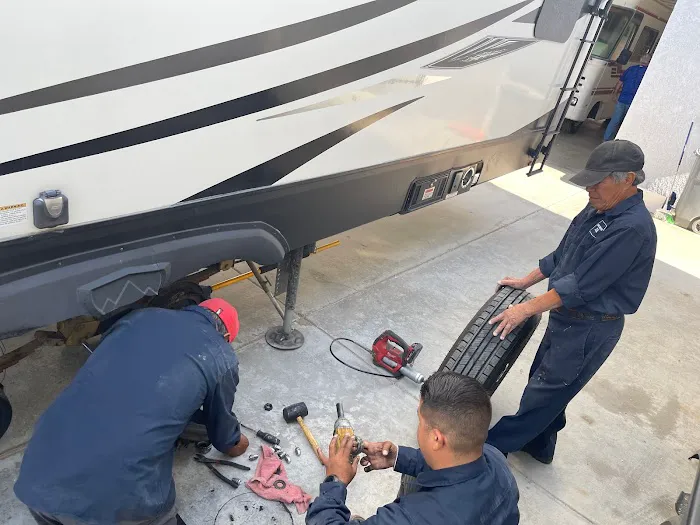 Rom & Ben's RV Service 5