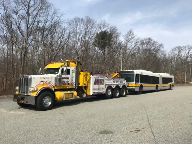 Mike's Heavy Duty Towing 4