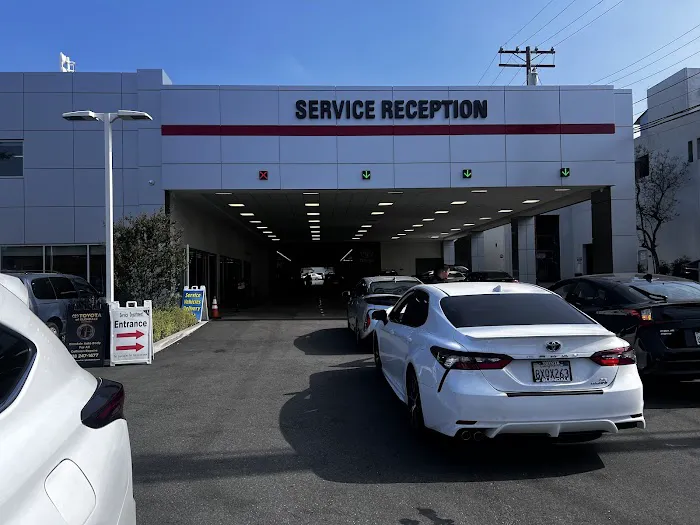 Toyota of Glendale Service Department 1