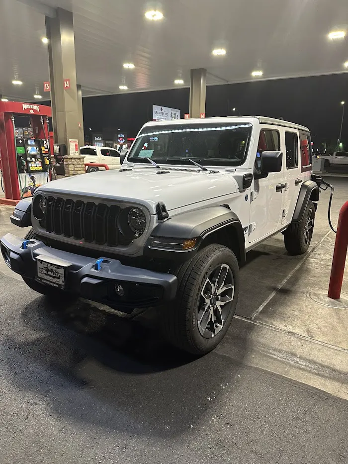 Simi Valley Chrysler Dodge Jeep RAM | New & Used Car Dealer 4