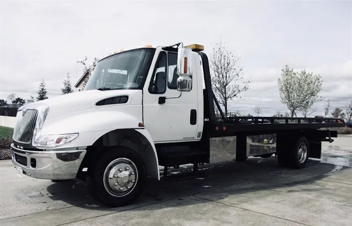 Eric's Auto Towing & Tire 0