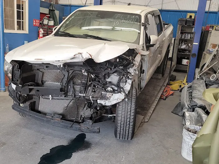 Sanche'z Auto Collision & Repair 2