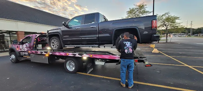 B & J Towing Service-Towing for a Cure! 5