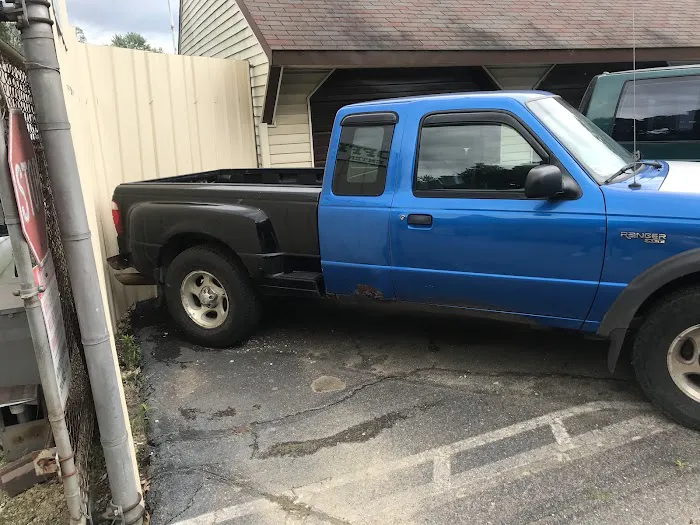 Howard's Towing & Collision 1
