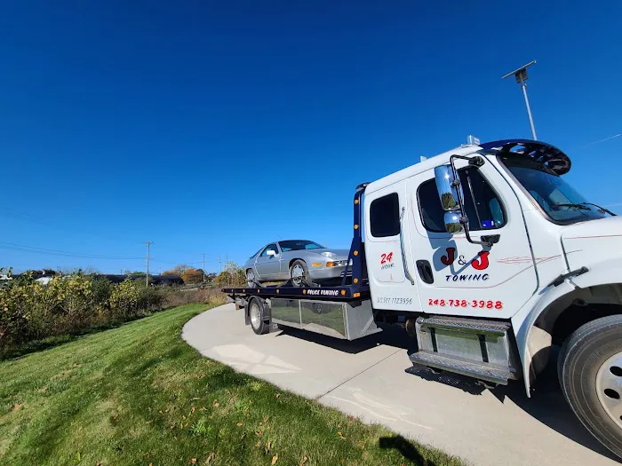 J & J Towing & Recovery 1