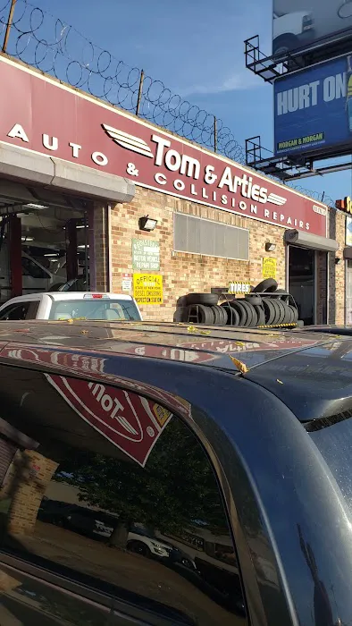 Tom And Arties Auto And Collision Repair 3