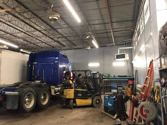 HK Truck Trailer & Auto Shop 4