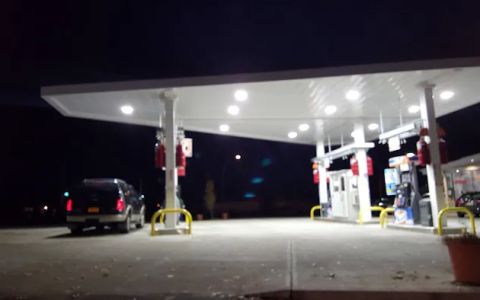 Gulf Luke's Full Service Center Rockin The House