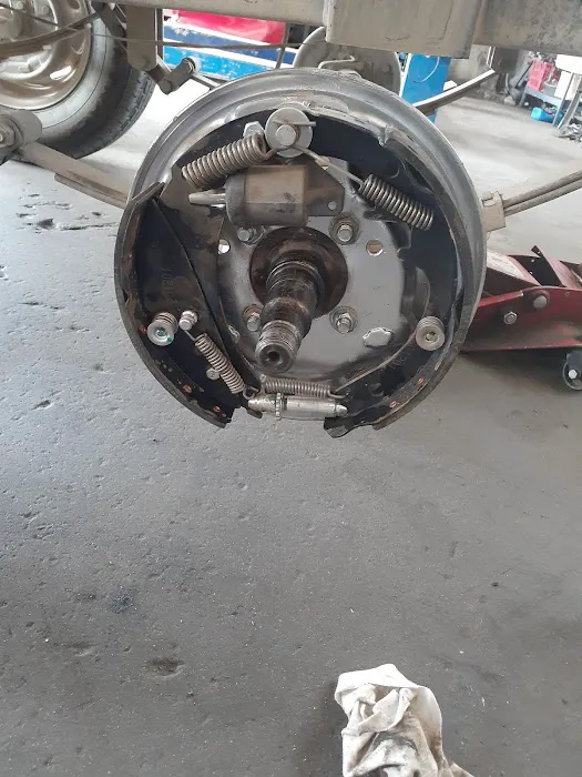 Emme Auto Repair & Tire Shop 8