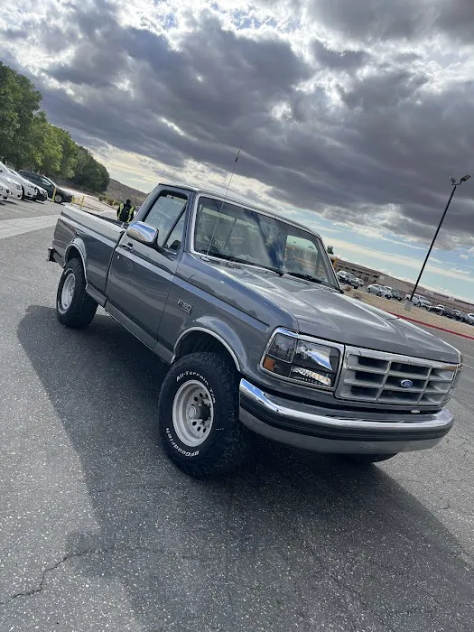 Louie's Auto Body 7