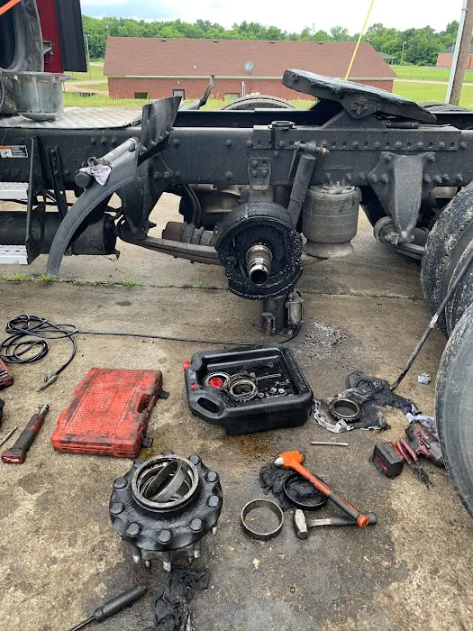 Class 8 Truck & Trailer Repair 4