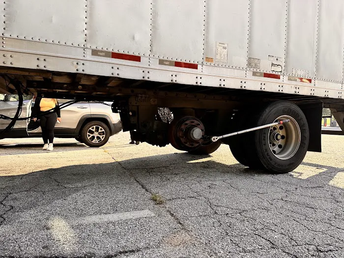 Diesel Road SERVICE 24/7 TRUCK & TRAILER+RV Reefer Units Repair 2