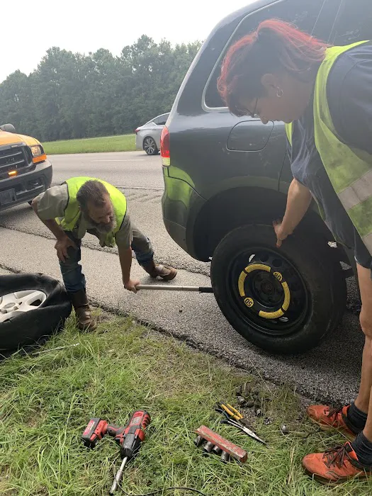 Jebby's Wrecker, Auto, Truck & Tire service & Roadside Assistance 1