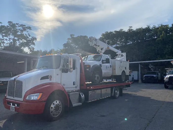 Hartford Towing & Auto 0