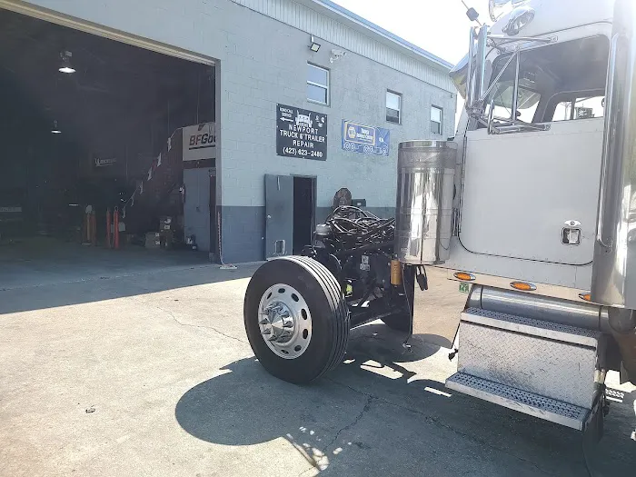 Newport Truck Trailer Repair and Heavy Duty Towing 4