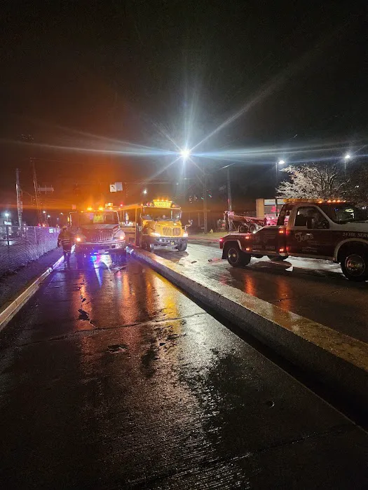 Tom's Auto Service and Towing 0