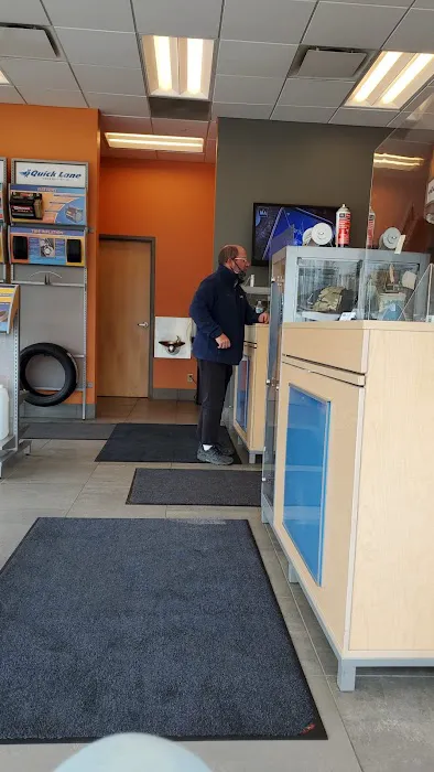 Quick Lane at Woodhouse Ford of Omaha 6